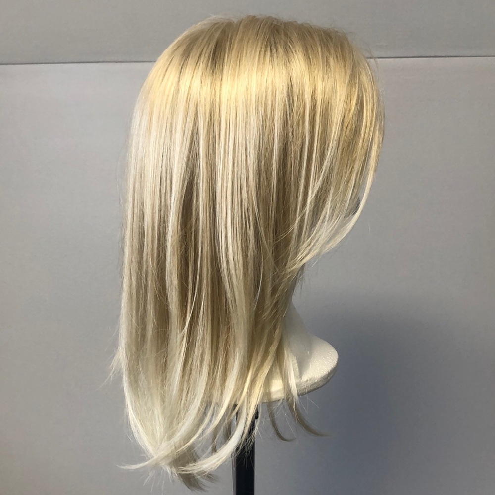 Display wig NWT